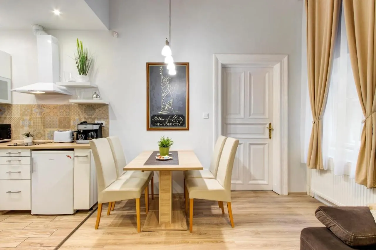Standard Apartment By Hi5 - Weiner Leo بودابست